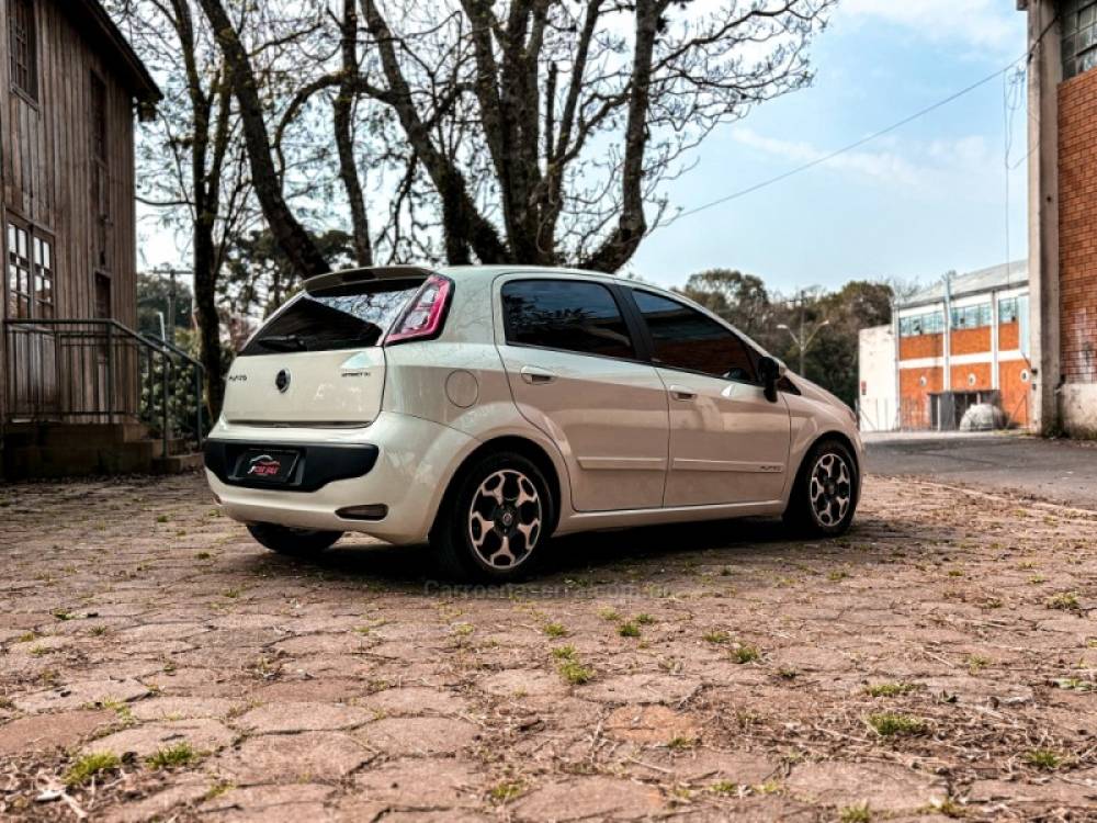 FIAT - PUNTO - 2015/2015 - Bege - R$ 43.900,00