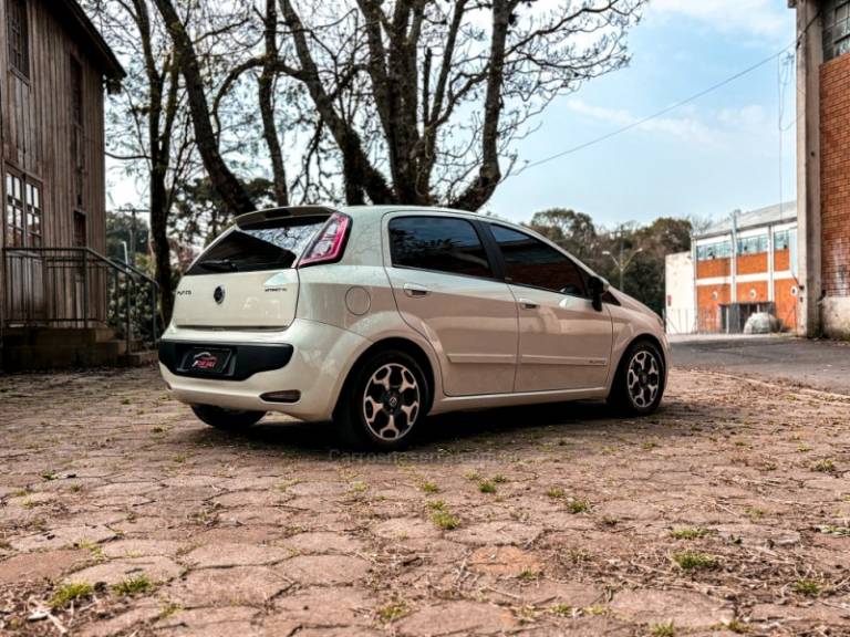 FIAT - PUNTO - 2015/2015 - Bege - R$ 43.900,00