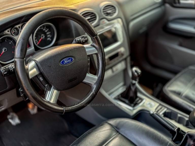 FORD - FOCUS - 2012/2012 - Preta - R$ 55.900,00