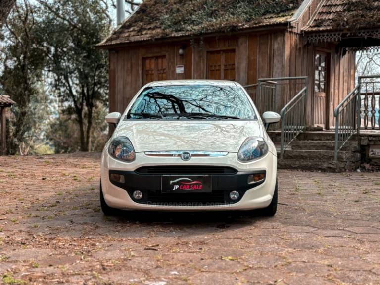 FIAT - PUNTO - 2015/2015 - Bege - R$ 43.900,00