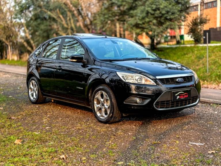FORD - FOCUS - 2012/2012 - Preta - R$ 55.900,00